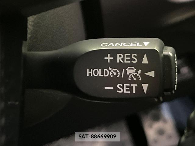 Toyota PRIUS 2021-09 8854901-3