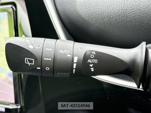 Toyota PRIUS 2019-04 8855158-15