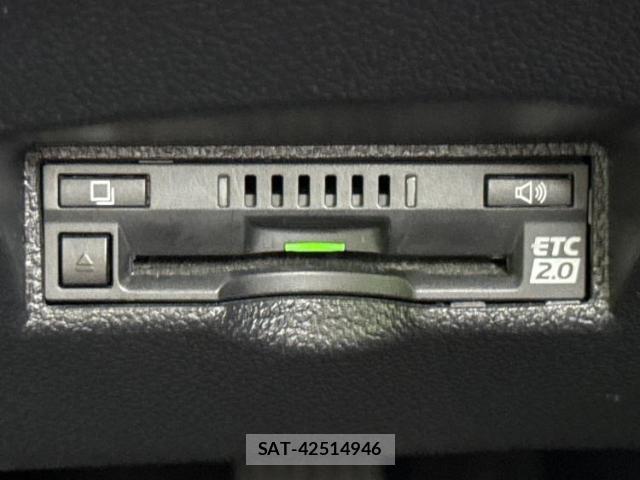Toyota PRIUS 2019-04 8855158-17
