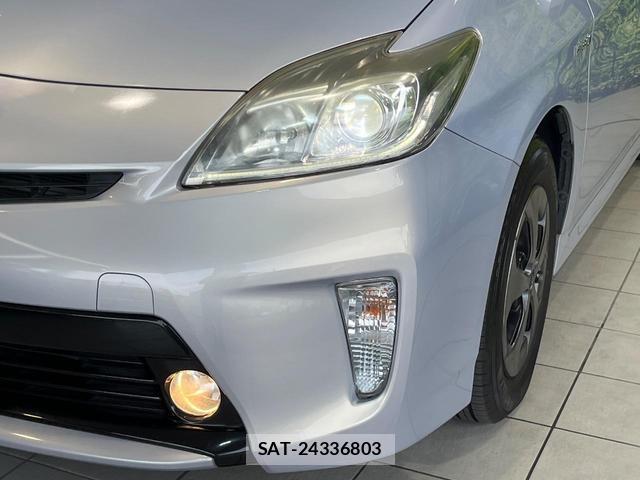 Toyota PRIUS 2012-03 8855189-11