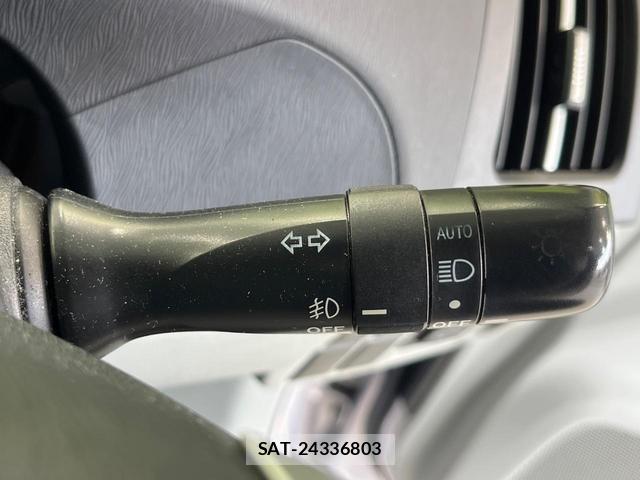 Toyota PRIUS 2012-03 8855189-6