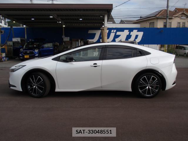 Toyota PRIUS 2023-07 8855208-15