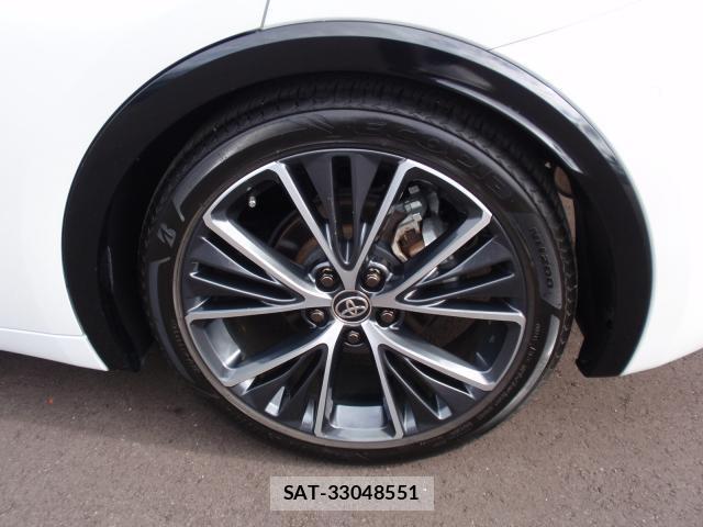 Toyota PRIUS 2023-07 8855208-18