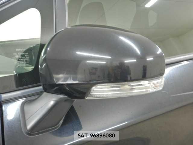 Toyota PRIUS 2012-11 8855237-15
