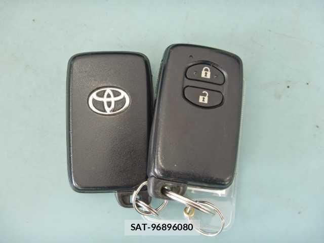 Toyota PRIUS 2012-11 8855237-19