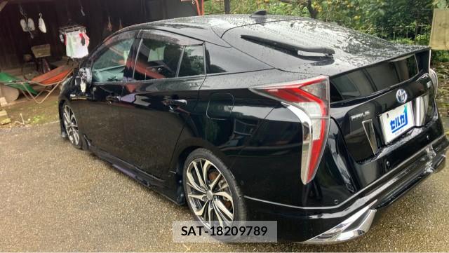 Toyota PRIUS 2017-07 8855343-13
