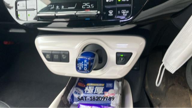 Toyota PRIUS 2017-07 8855343-14