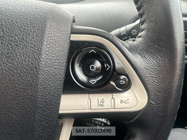 Toyota PRIUS 2017-05 8855517-10