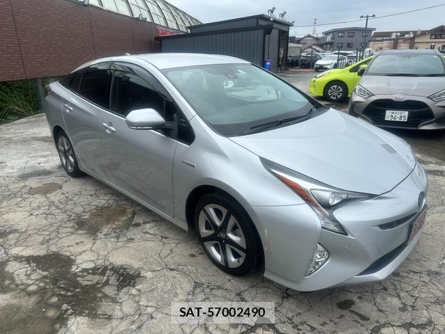 Toyota PRIUS 2017-05 8855517-13