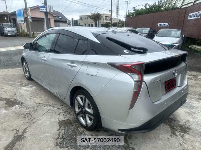 Toyota PRIUS 2017-05 8855517-17