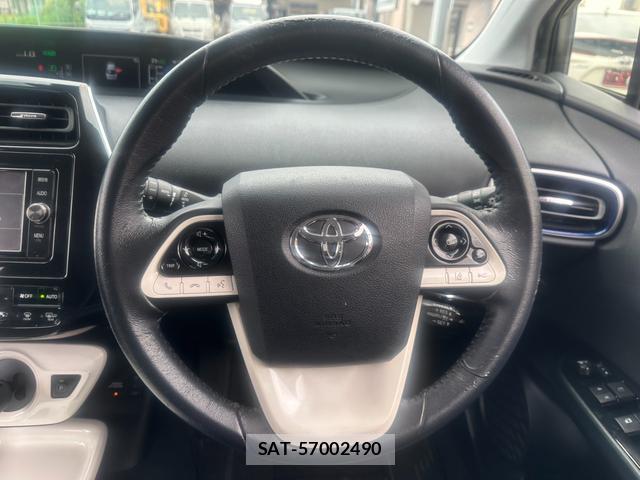 Toyota PRIUS 2017-05 8855517-3