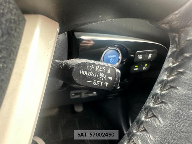 Toyota PRIUS 2017-05 8855517-4