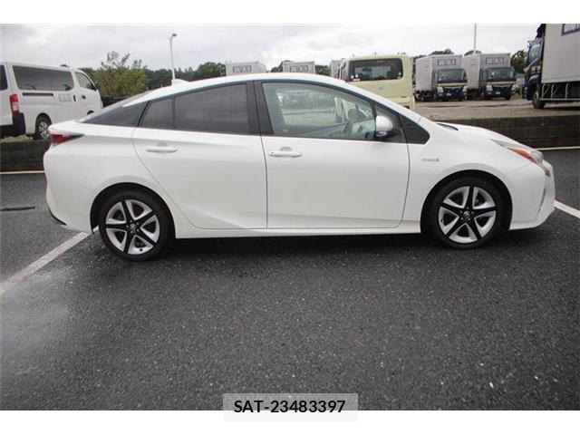 Toyota PRIUS 2016-03 8855609-10