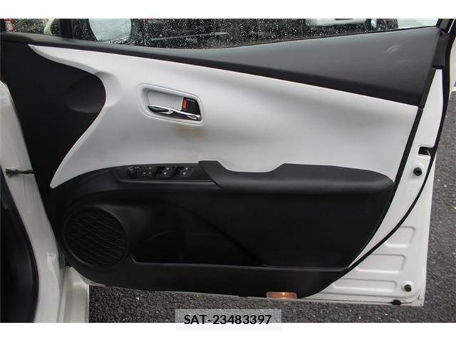 Toyota PRIUS 2016-03 8855609-19