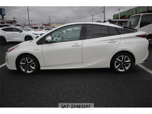 Toyota PRIUS 2016-03 8855609-8