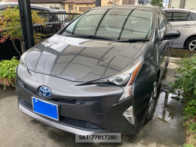 Toyota PRIUS 2017-05 8855690-1