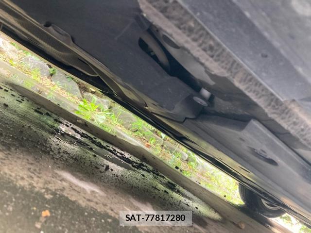Toyota PRIUS 2017-05 8855690-3