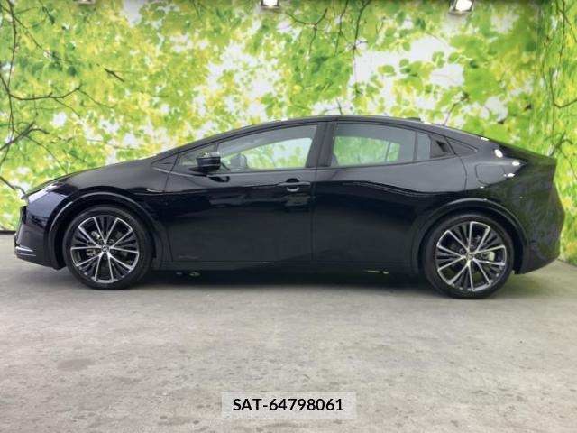 Toyota PRIUS 2023-06 8855713-1