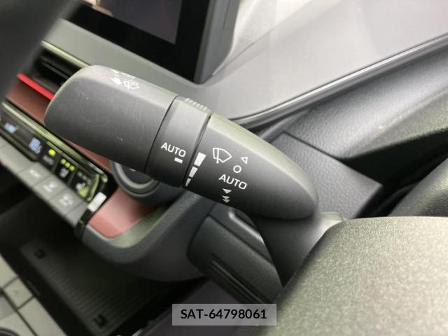 Toyota PRIUS 2023-06 8855713-17