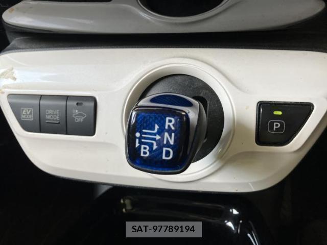 Toyota PRIUS 2018-03 8856003-17