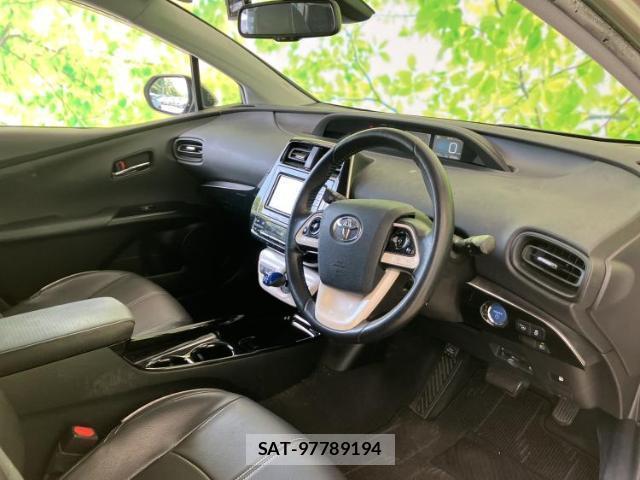 Toyota PRIUS 2018-03 8856003-4