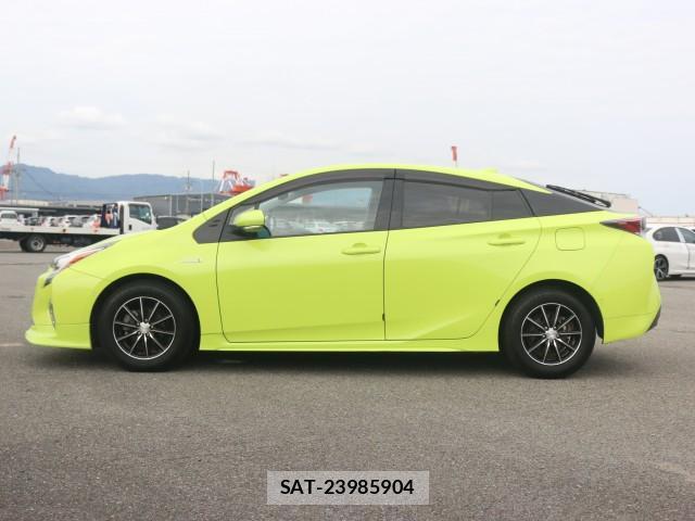 Toyota PRIUS 2016-05 8856016-10