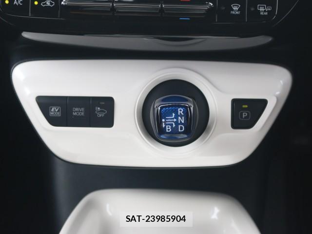 Toyota PRIUS 2016-05 8856016-15