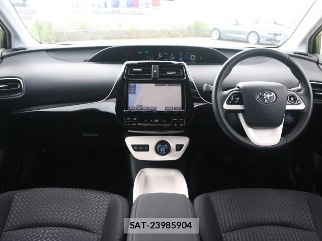 Toyota PRIUS 2016-05 8856016-2