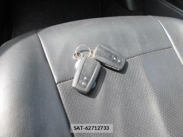 Toyota PRIUS 2016-05 8856089-11