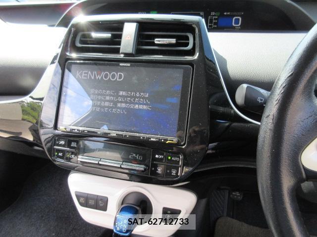 Toyota PRIUS 2016-05 8856089-13