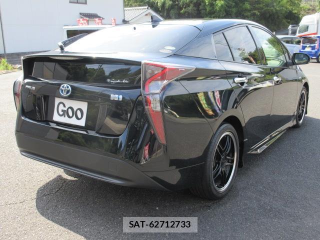 Toyota PRIUS 2016-05 8856089-5