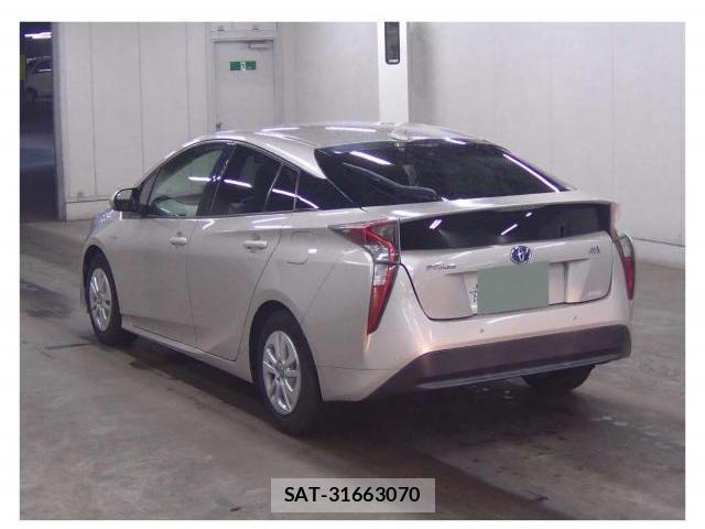 Toyota PRIUS 2017-03 8856113-2