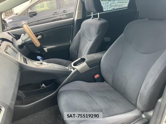 Toyota PRIUS 2015-10 8856138-12