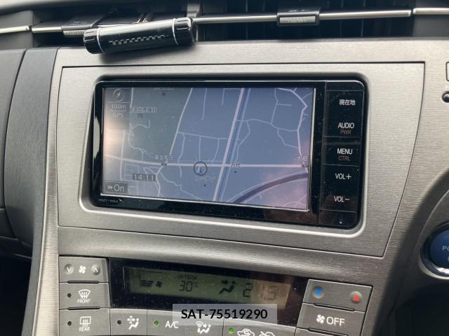 Toyota PRIUS 2015-10 8856138-17