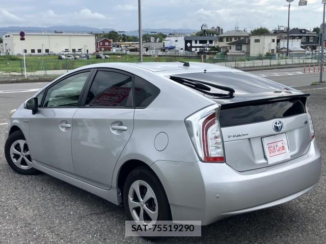 Toyota PRIUS 2015-10 8856138-7