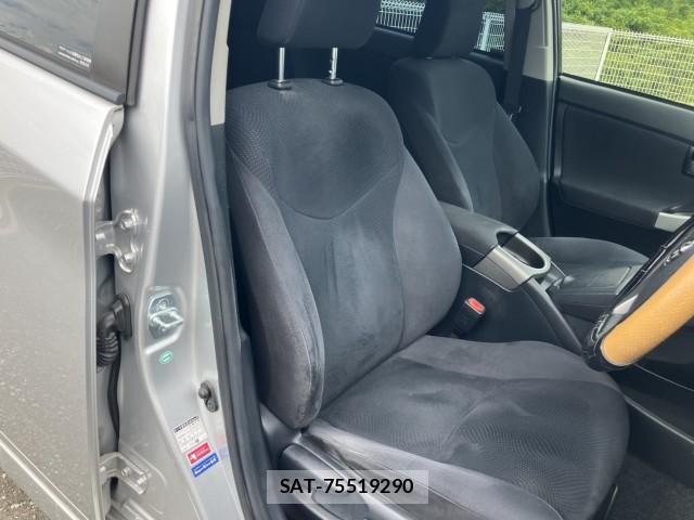 Toyota PRIUS 2015-10 8856138-9