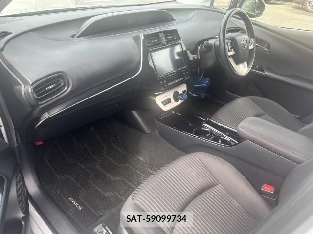 Toyota PRIUS 2018-07 8856145-2