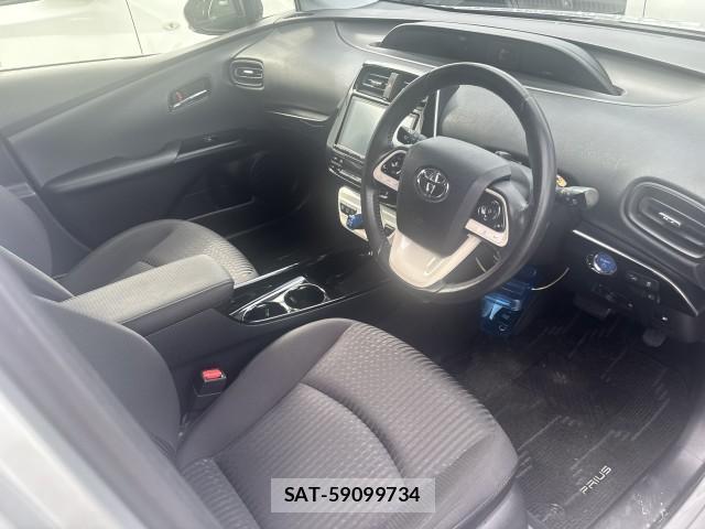 Toyota PRIUS 2018-07 8856145-8