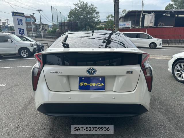 Toyota PRIUS 2018-09 8856175-1