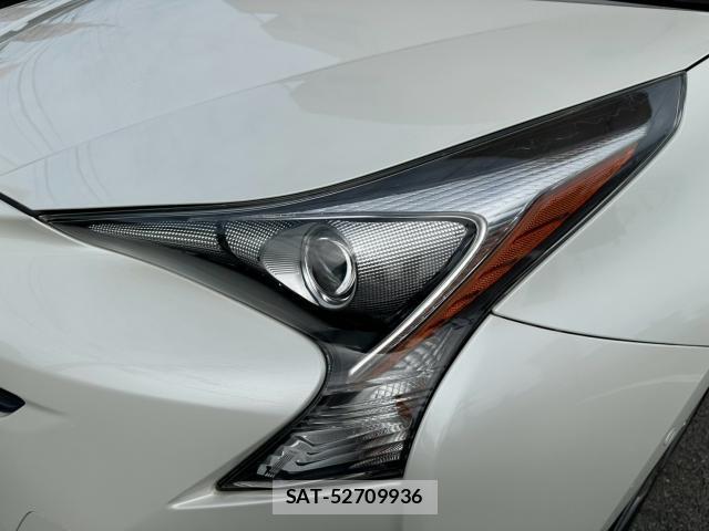 Toyota PRIUS 2018-09 8856175-14