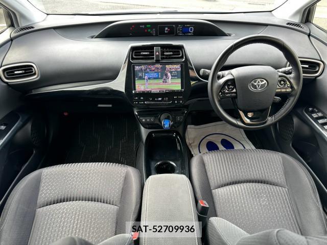 Toyota PRIUS 2018-09 8856175-2