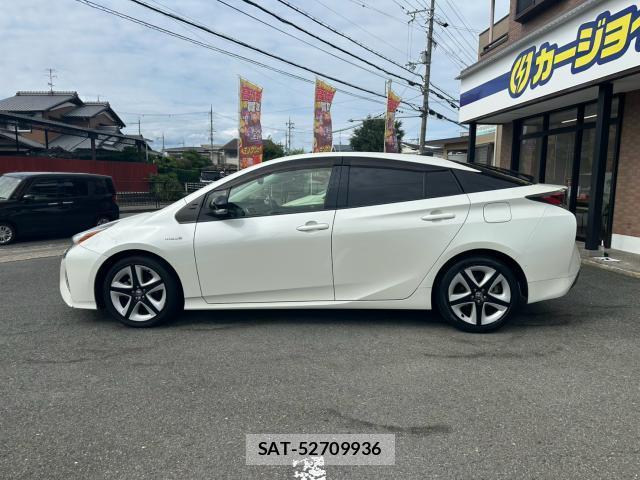 Toyota PRIUS 2018-09 8856175-3