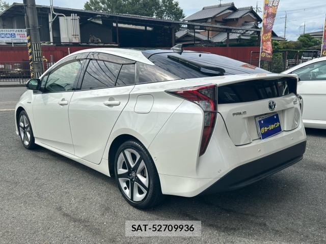 Toyota PRIUS 2018-09 8856175-4