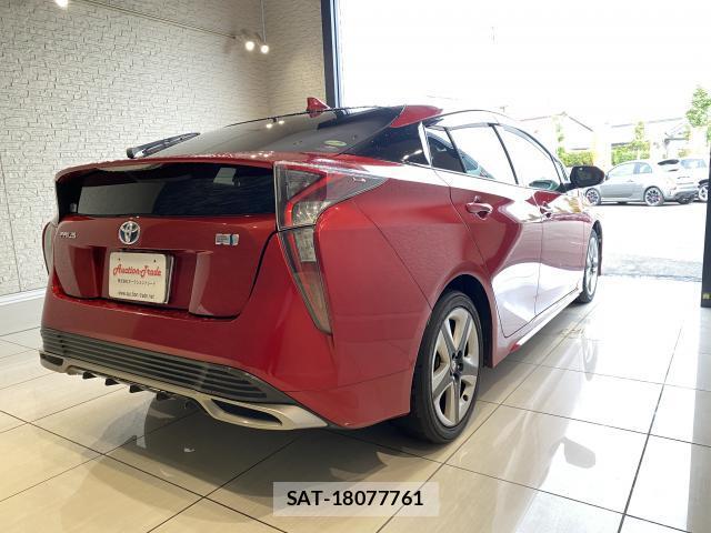 Toyota PRIUS 2016-07 8856190-1