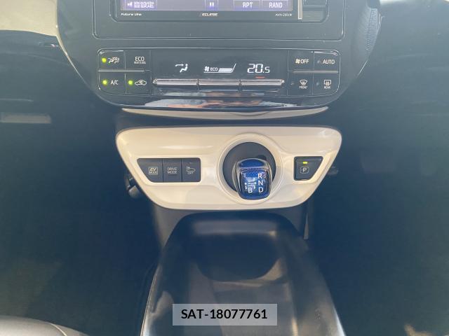 Toyota PRIUS 2016-07 8856190-12