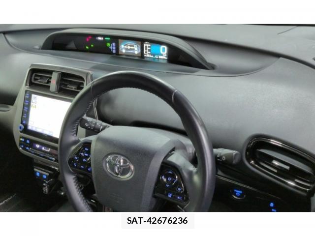 Toyota PRIUS 2022-03 8856458-2