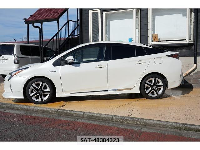 Toyota PRIUS 2016-03 8856501-2