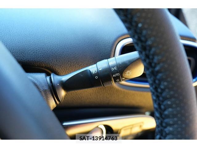 Toyota PRIUS 2019-02 8856503-13