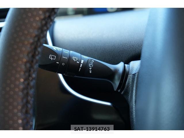 Toyota PRIUS 2019-02 8856503-14