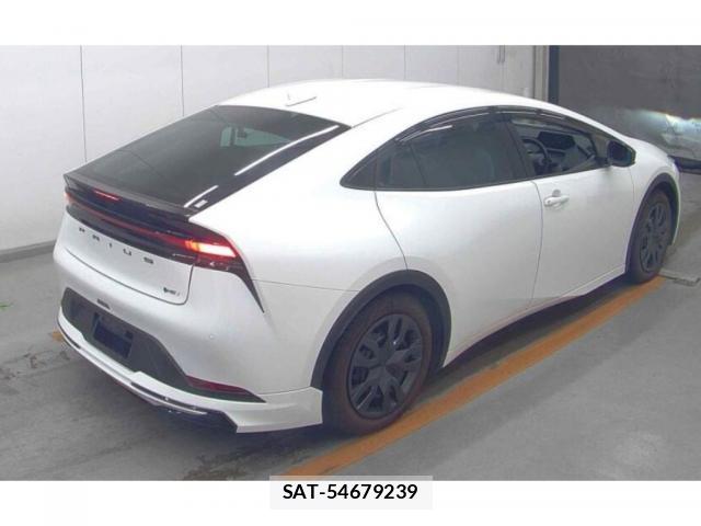 Toyota PRIUS 2023-08 8856568-1